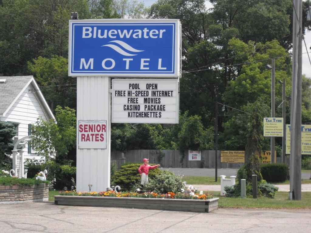 Bluewater Motel Sarnia Exterior photo